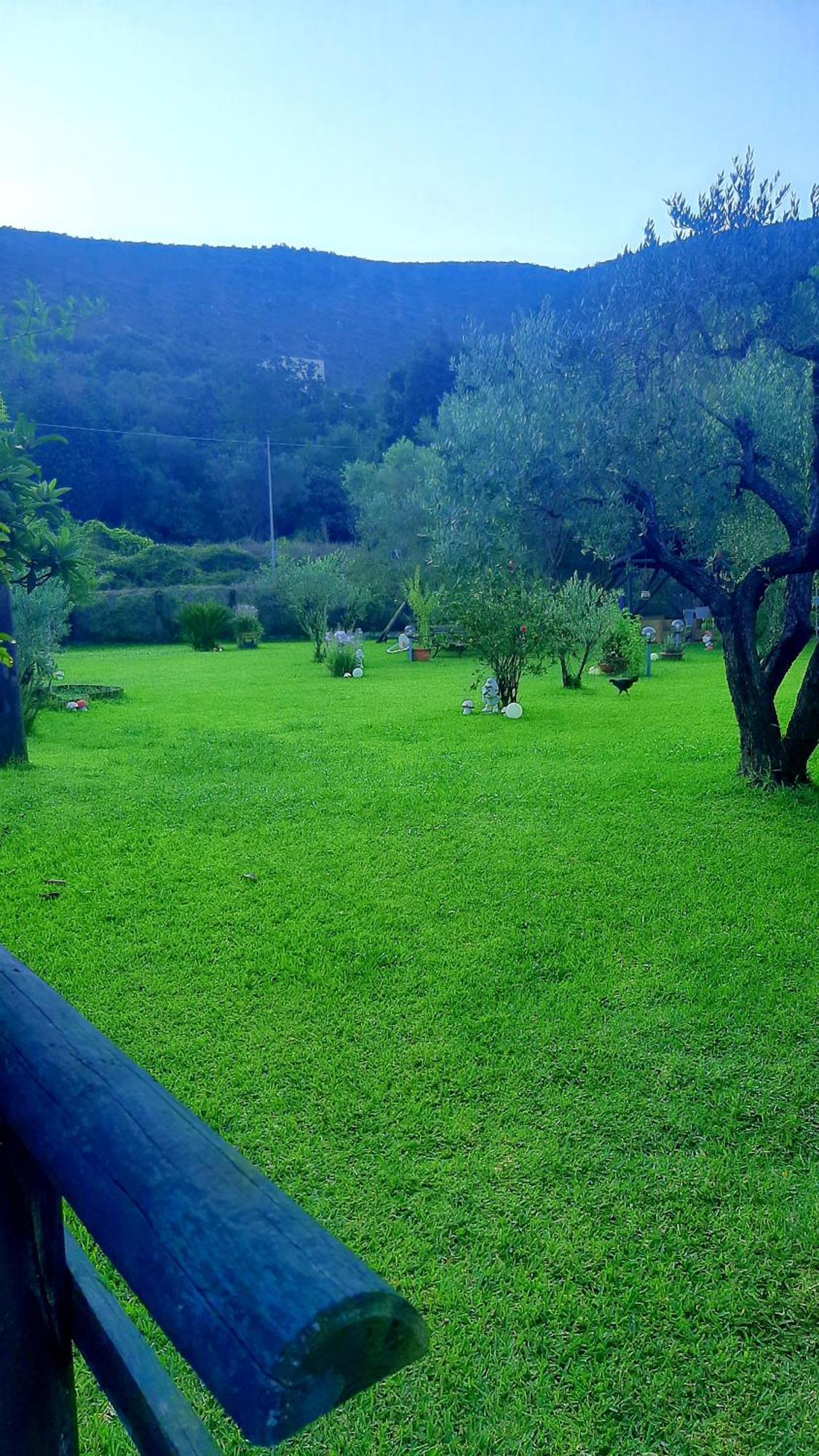 Bed And Breakfast Della Regina... Fondi Bagian luar foto